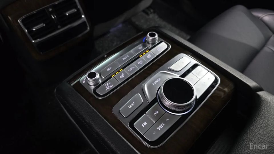 Kia K9