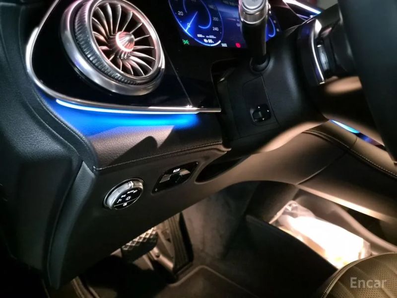 Mercedes-Benz EQS