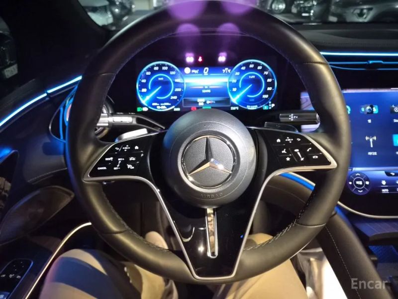 Mercedes-Benz EQS
