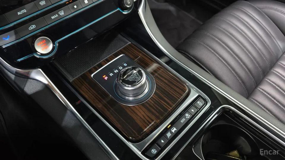 Jaguar xf
