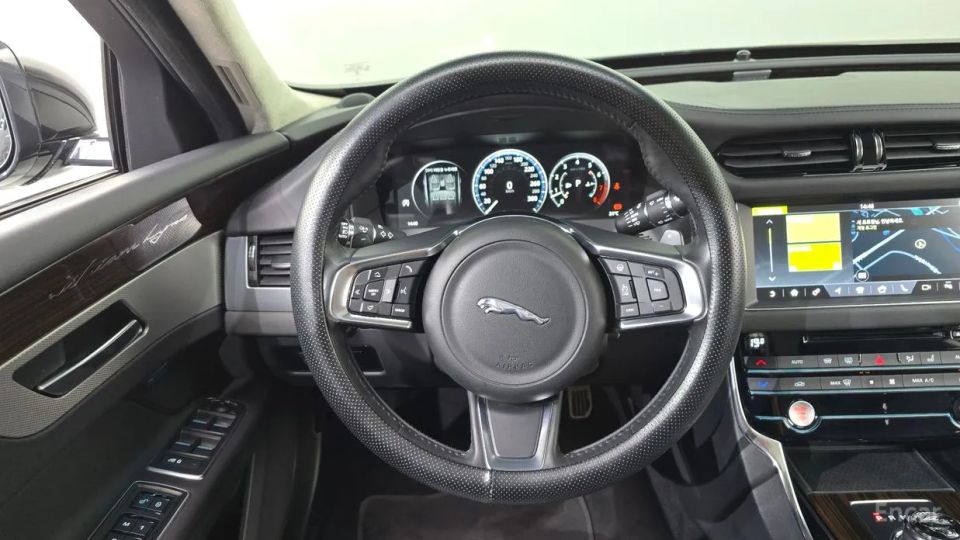 Jaguar xf