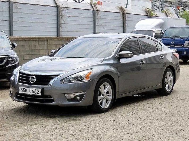 Nissan altima