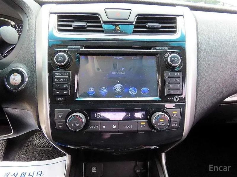 Nissan altima
