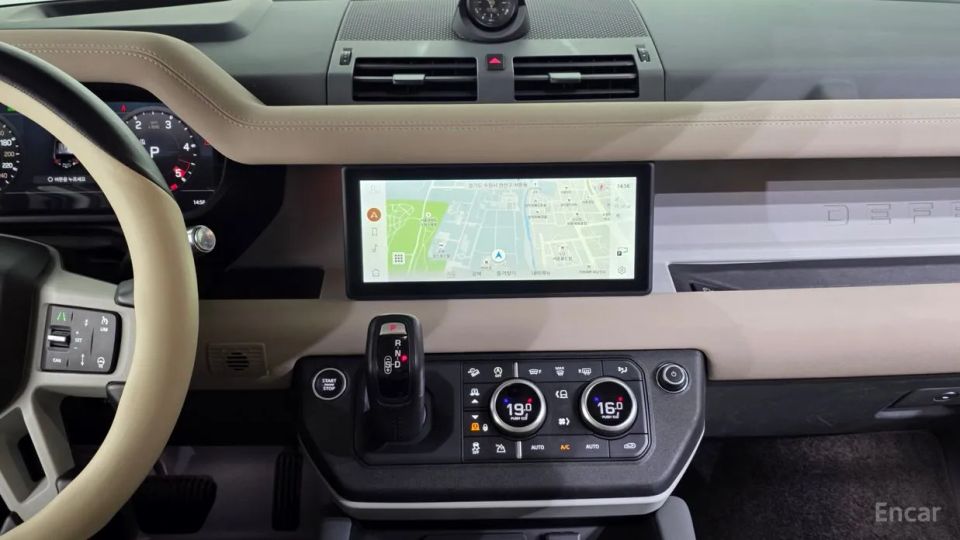 Land Rover Defender