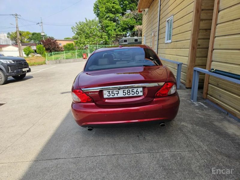 Jaguar X-TYPE