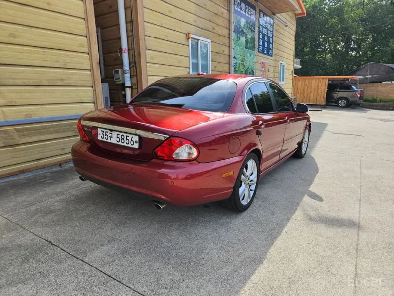 Jaguar X-TYPE