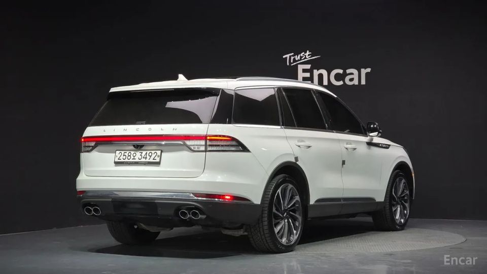 Lincoln Aviator