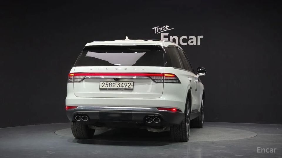 Lincoln Aviator