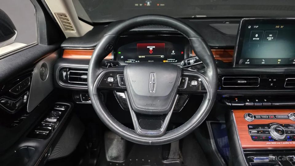 Lincoln Aviator