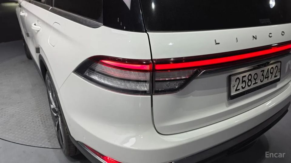 Lincoln Aviator