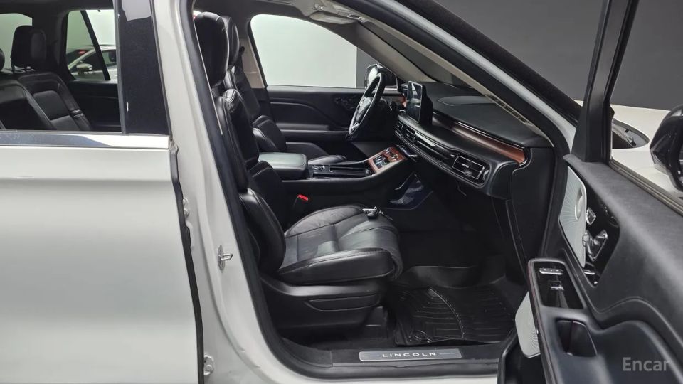 Lincoln Aviator