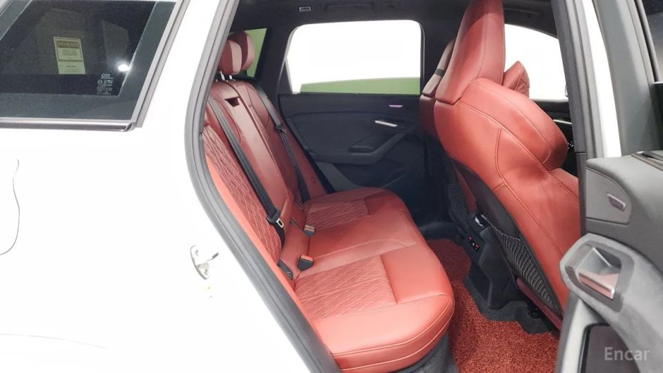 Audi SQ6 e-tron