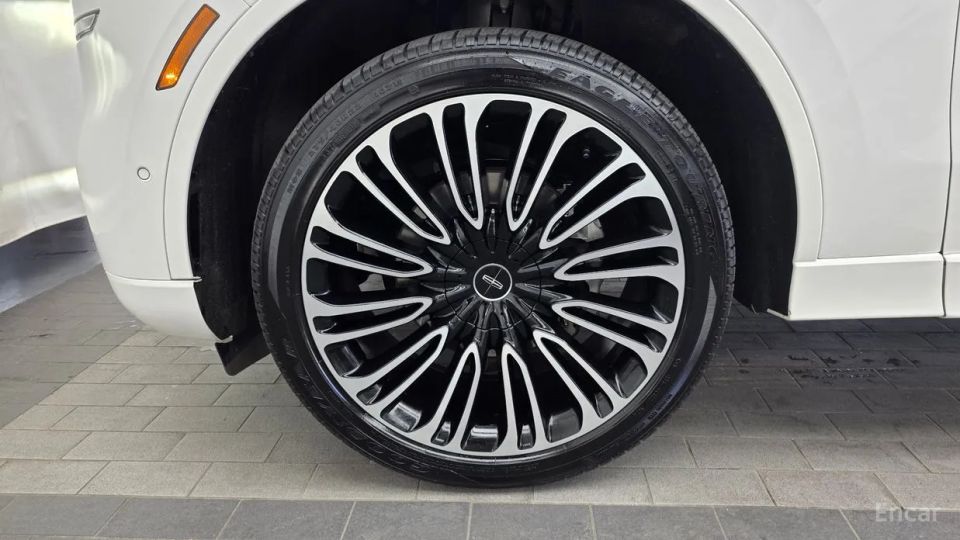 Lincoln Aviator