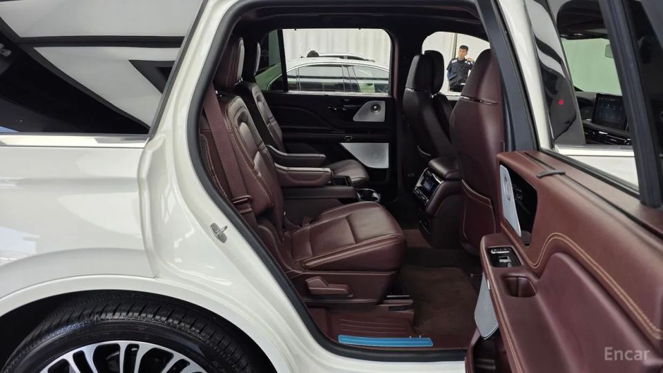 Lincoln Aviator