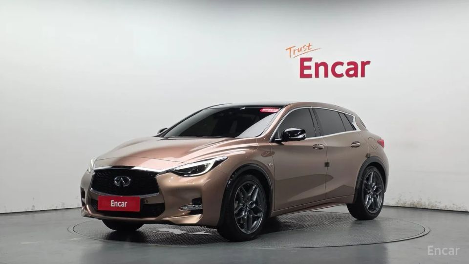 Infiniti Q30