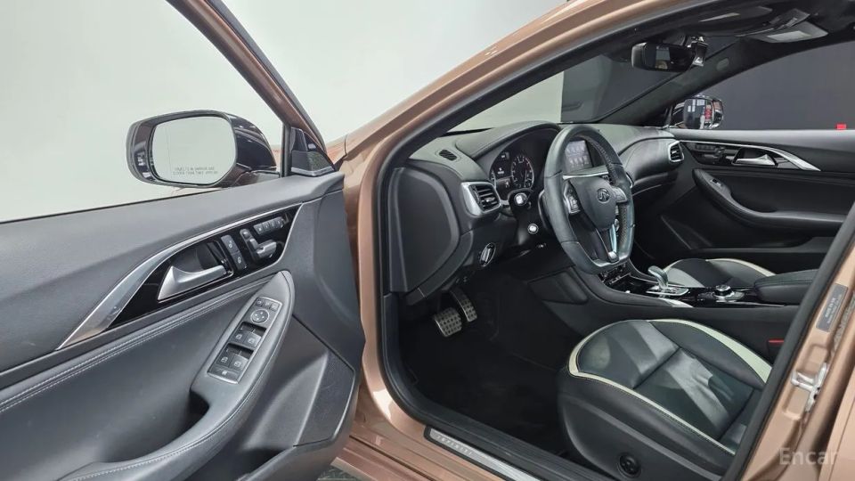 Infiniti Q30