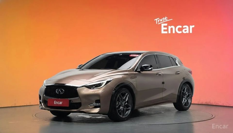 Infiniti Q30