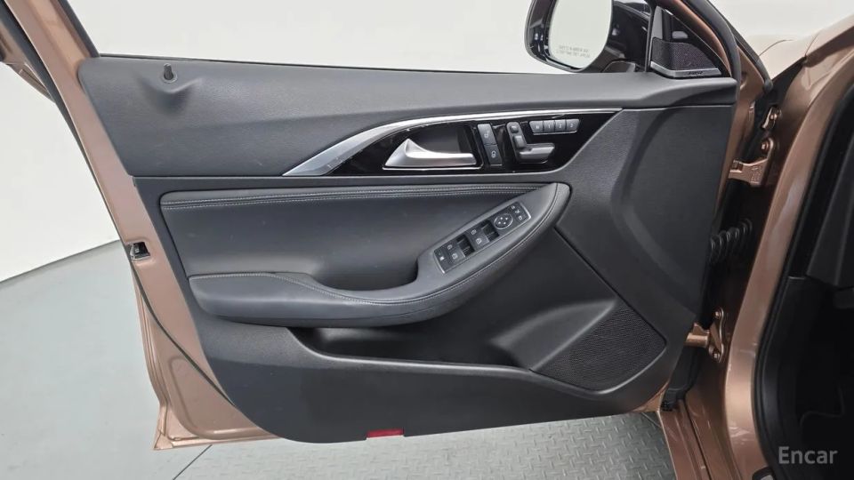 Infiniti Q30