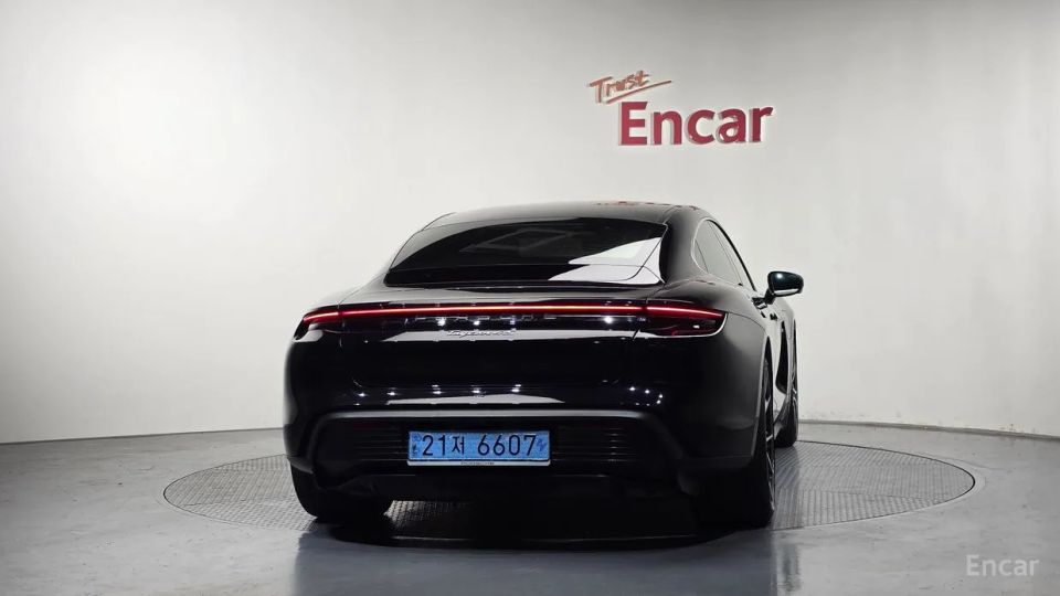 Porsche Taycan