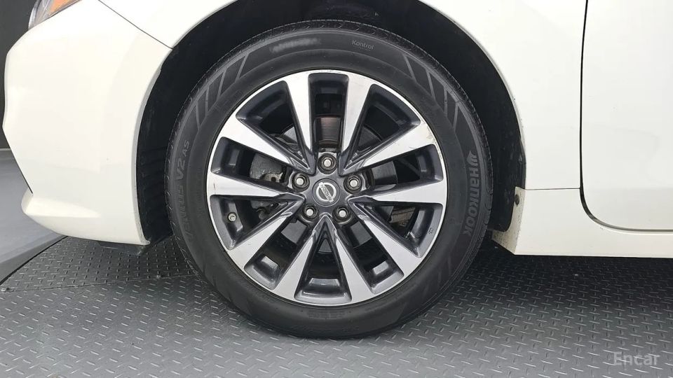 Nissan altima