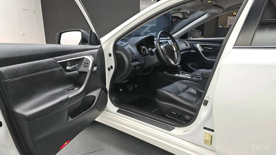Nissan altima
