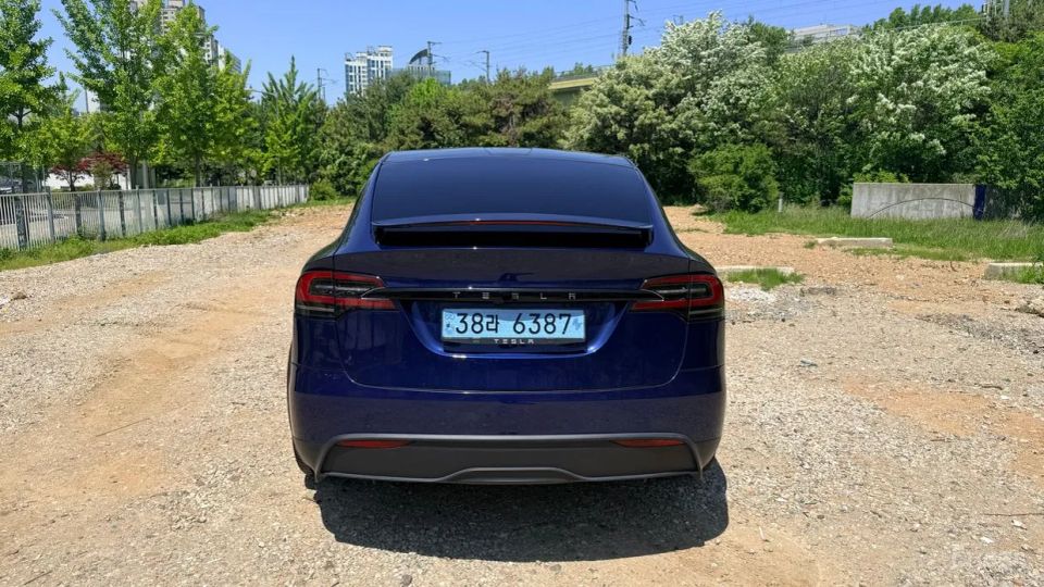 Tesla model-x