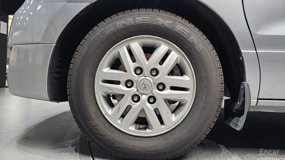 Hyundai Starex
