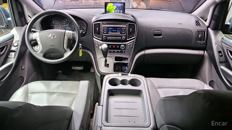 Hyundai Starex