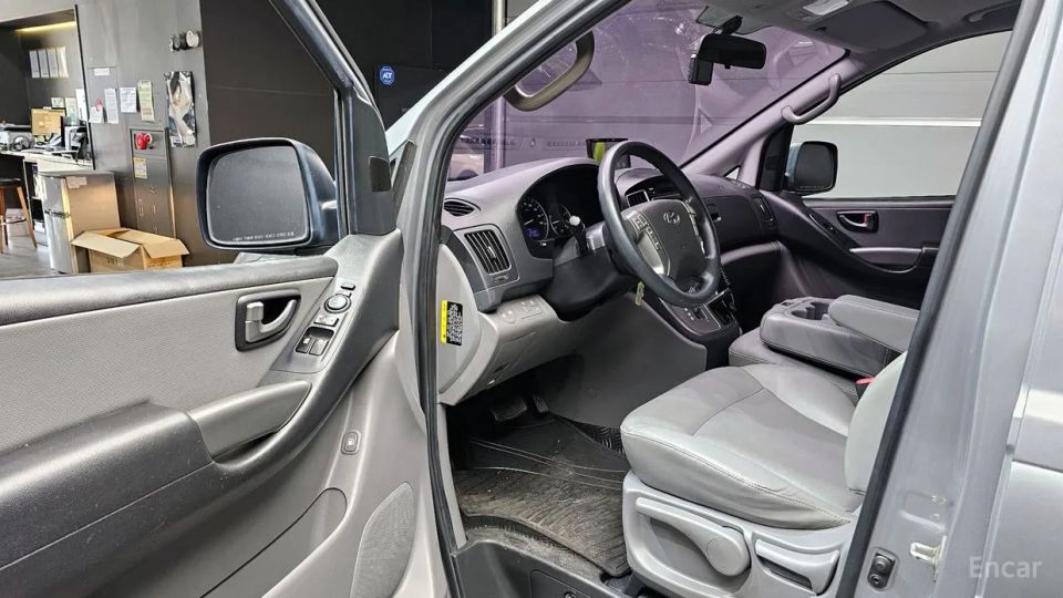 Hyundai Starex