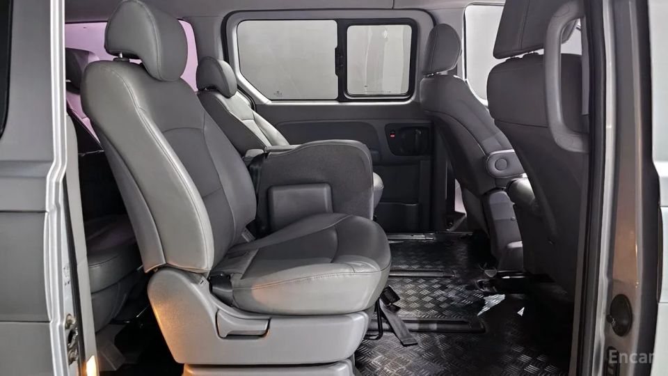Hyundai Starex