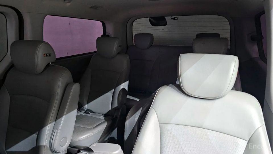 Hyundai Starex