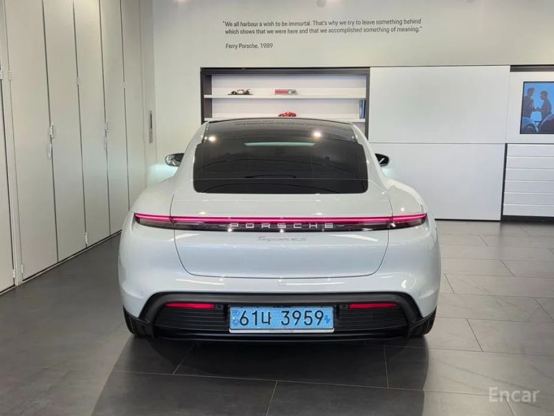 Porsche Taycan