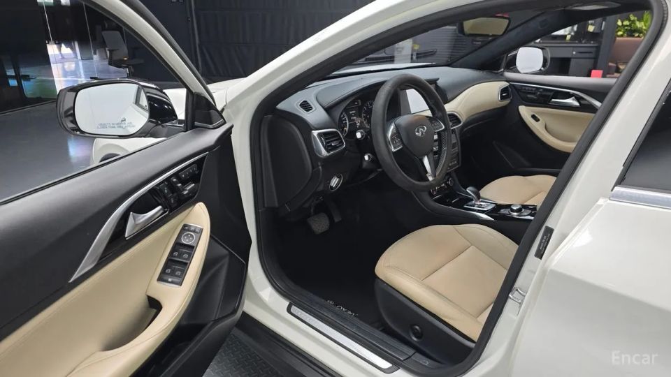 Infiniti QX30