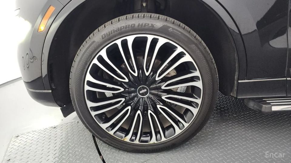 Lincoln Aviator