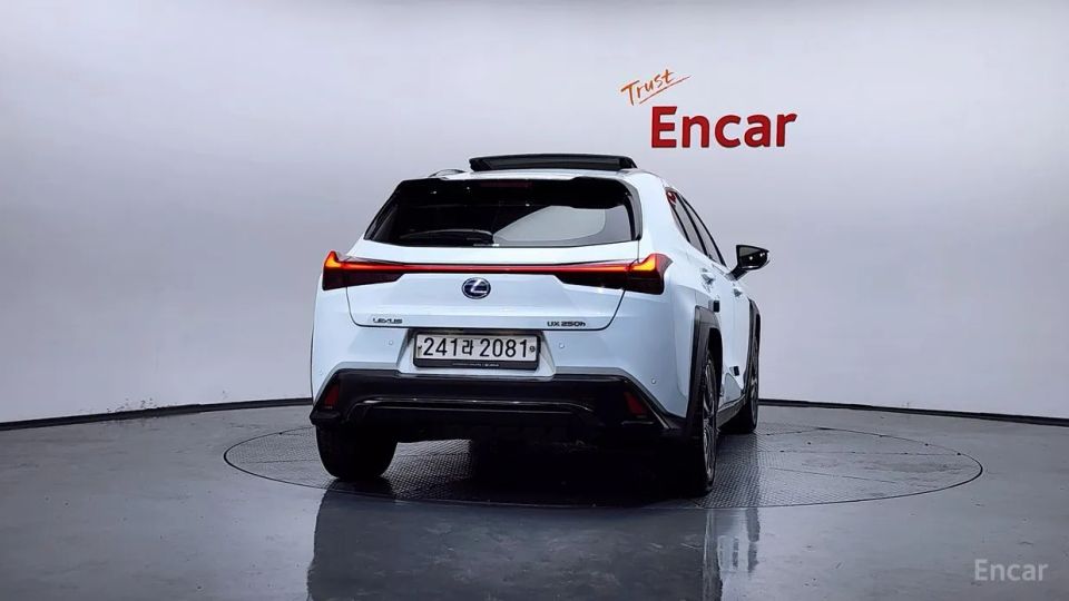 Lexus UX