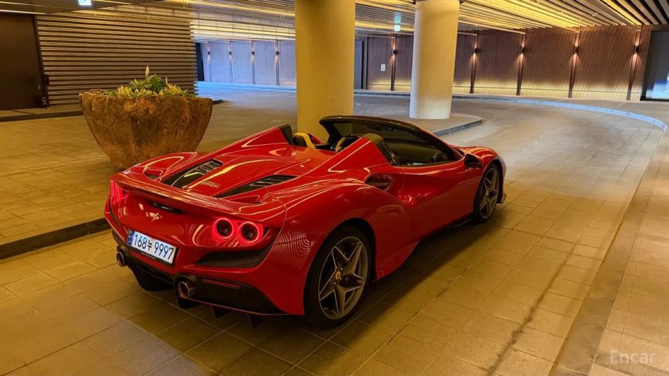 Ferrari F8