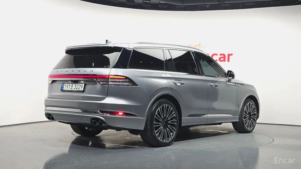 Lincoln Aviator