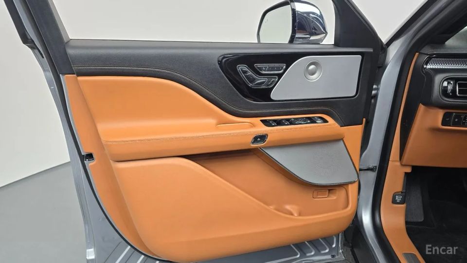 Lincoln Aviator