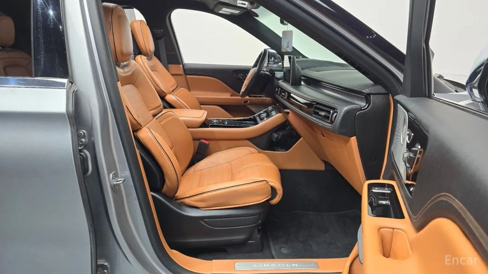 Lincoln Aviator
