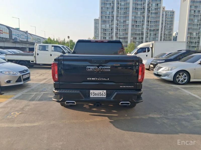 GMC Sierra