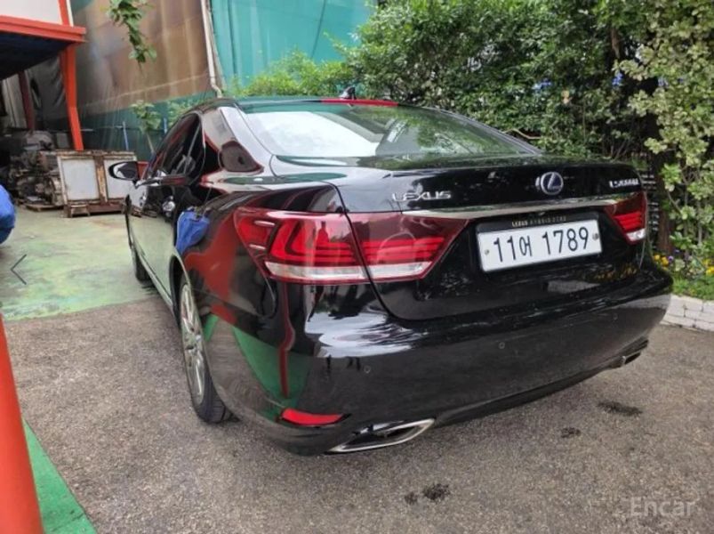 Lexus LS