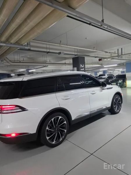Lincoln Aviator