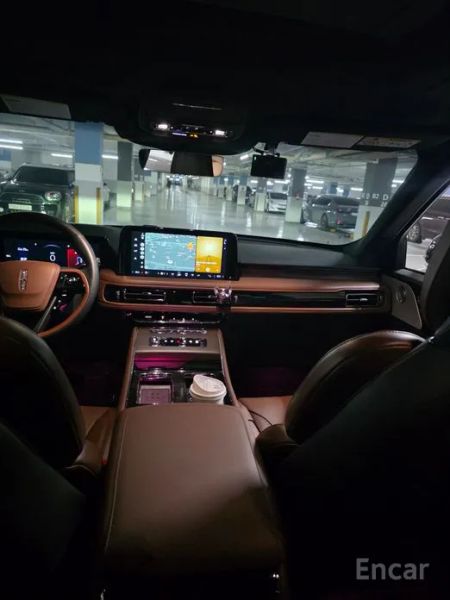 Lincoln Aviator
