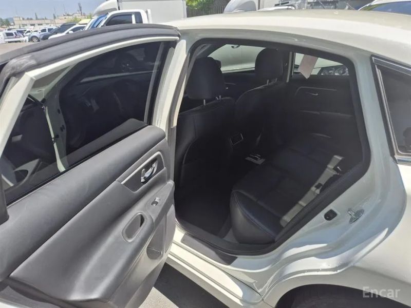 Nissan altima