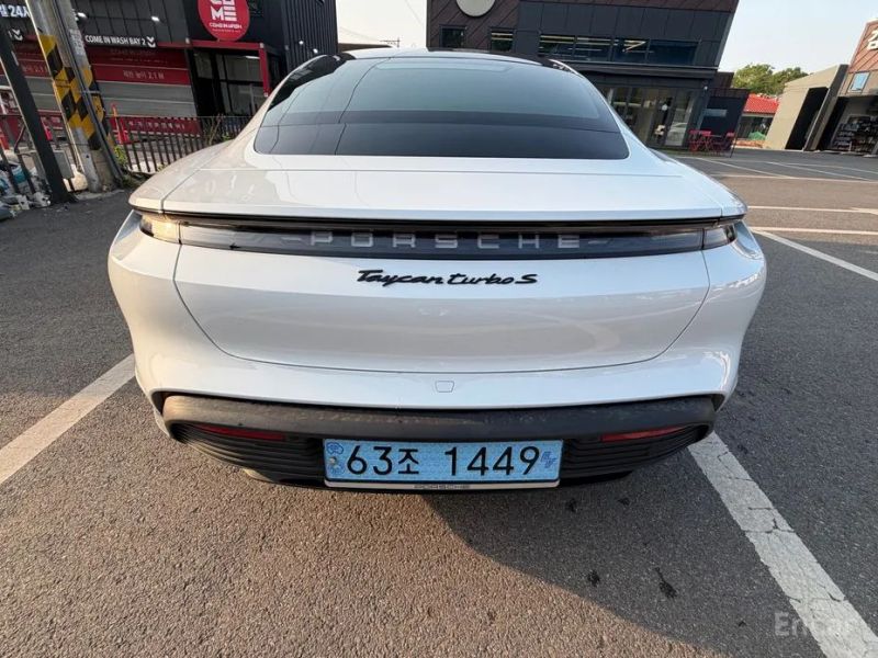 Porsche Taycan