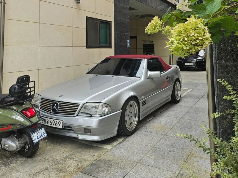 Mercedes-Benz SL-Class