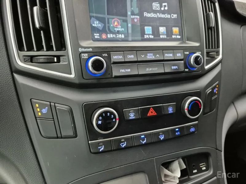 Hyundai Starex