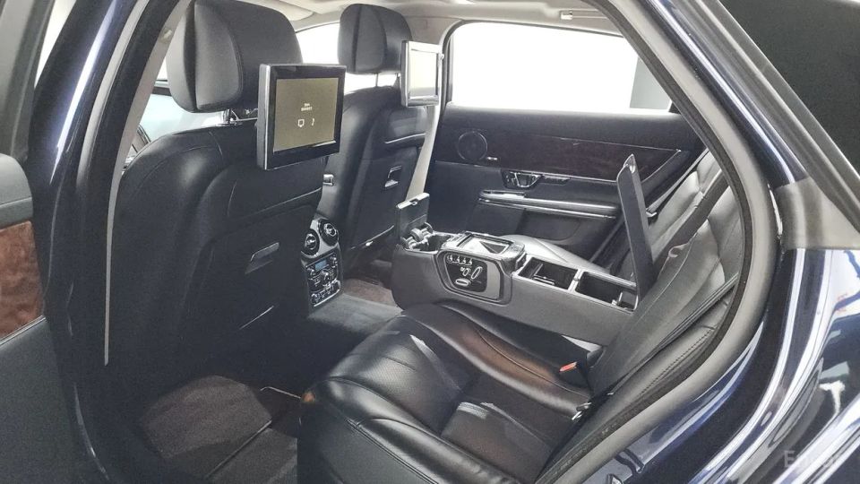 Jaguar XJ