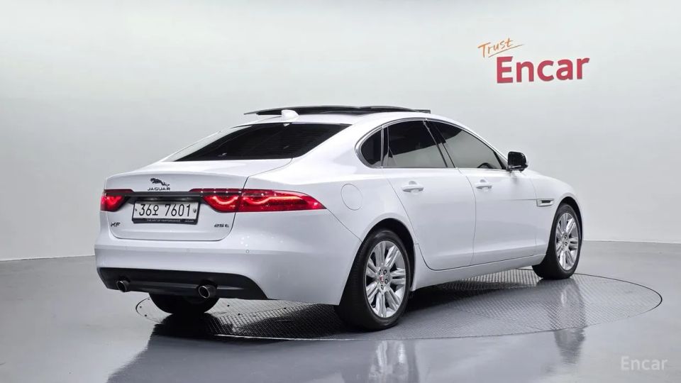 Jaguar xf