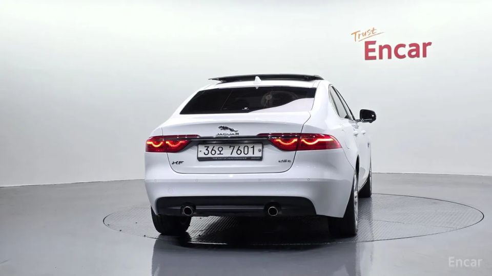 Jaguar xf